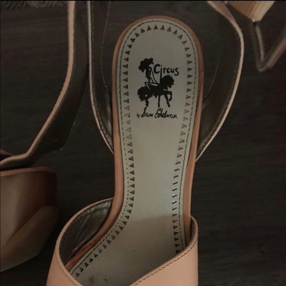 Shoes - Picture 2 of 4